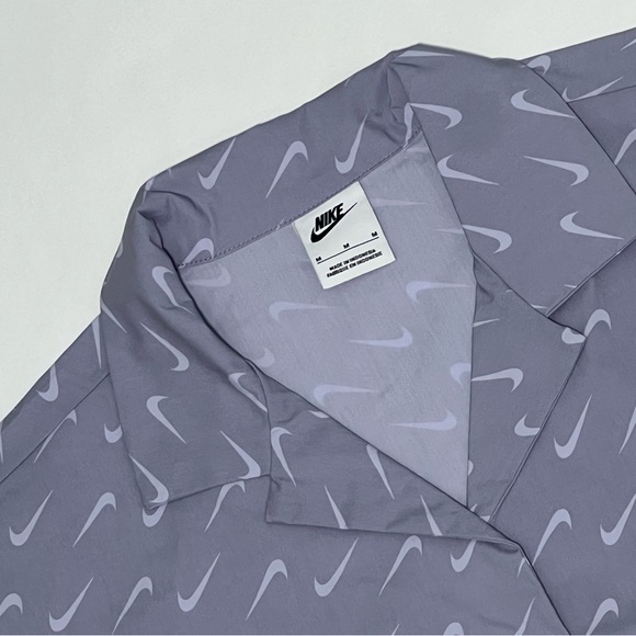 Nike Sportswear Everyday Modern Women’s Woven Short-Sleeve Top in Size:M - NWOT - Picture 6 of 12